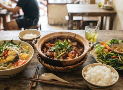 Cá kho tộ, rau luộc và canh chua: bộ ba dễ ăn