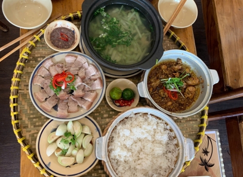 Cơm Quê Giữa Lòng Phố – Nơi Giữ Trọn Vị Ngon Từ Nguyên Liệu Sạch