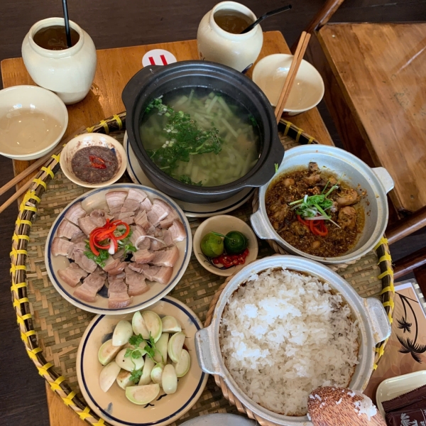 Cơm Trưa Giao Tận Nơi Nơ Trang Long: Đặt 5 Phút, Có Ngay Bữa Ngon Đúng Giờ